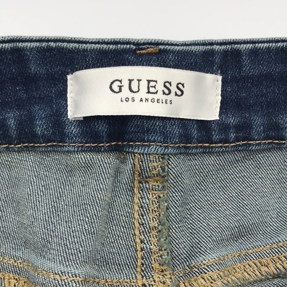 Guess SHORT SHORTS - Picture 2 of 5